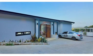 Modern pool villa for sale in a prime, quiet Koh Samui location