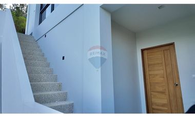 Modern pool villa for sale in a prime, quiet Koh Samui location