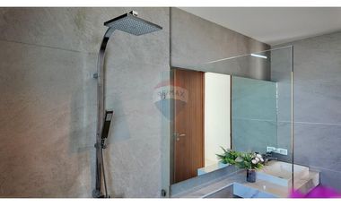 Modern pool villa for sale in a prime, quiet Koh Samui location