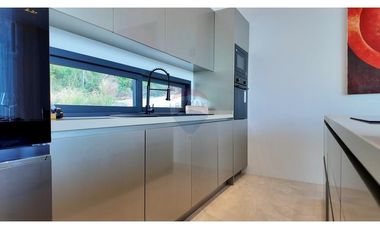 Modern pool villa for sale in a prime, quiet Koh Samui location