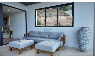 Modern pool villa for sale in a prime, quiet Koh Samui location
