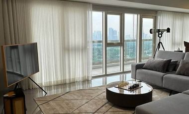 For Rent: 5BR w/ 1 Parking and balcony at Park McKinley West Penthouse for 300K/mo nego!