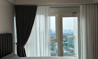 For Rent: 5BR w/ 1 Parking and balcony at Park McKinley West Penthouse for 300K/mo nego!