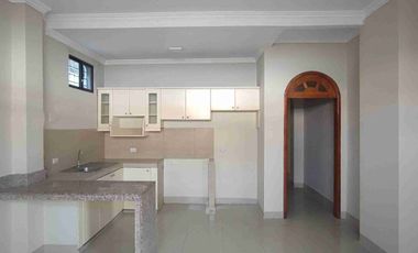 Departamento con garage en alquiler, Los Almendros