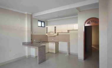Departamento con garage en alquiler, Los Almendros