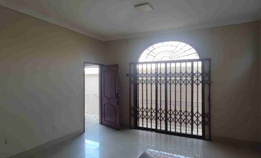 Departamento con garage en alquiler, Los Almendros