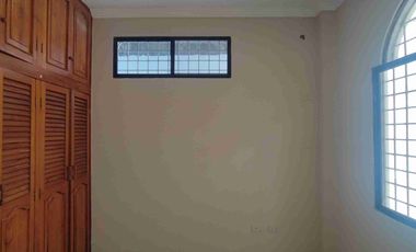 Departamento con garage en alquiler, Los Almendros