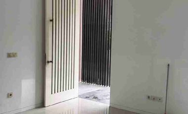 Rumah modern 2 lantai baru renovasi siap huni di Citraland