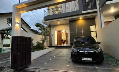 Rumah Mewah dekat UGM di Jalan Kaliurang Km 7 Dalam Perumahan