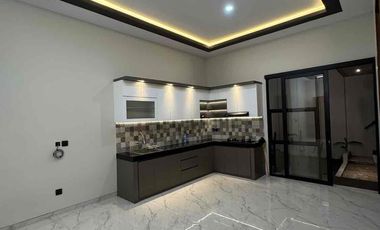 Rumah Mewah dekat UGM di Jalan Kaliurang Km 7 Dalam Perumahan