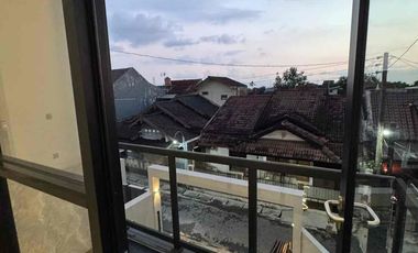 Rumah Mewah dekat UGM di Jalan Kaliurang Km 7 Dalam Perumahan