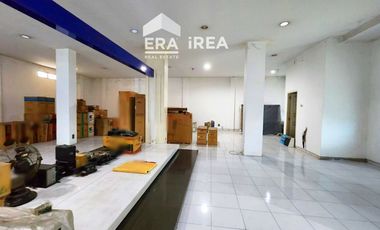 Ruang Usaha 3 Lantai Dijual di Solo Dekat Kampus Duta Bangsa, Pasar Kembang, Matahari Singosaren