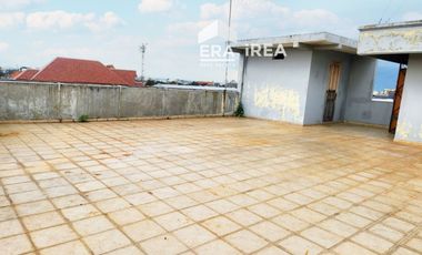 Ruang Usaha 3 Lantai Dijual di Solo Dekat Kampus Duta Bangsa, Pasar Kembang, Matahari Singosaren
