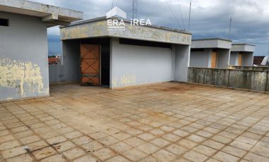 Ruang Usaha 3 Lantai Dijual di Solo Dekat Kampus Duta Bangsa, Pasar Kembang, Matahari Singosaren