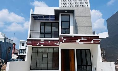 RUMAH MEWAH BARU 2 LANTAI DI TENGAH KOTA JOGJA, 10 MENIT KE TITIK NOL KILOMETER