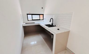 RUMAH MEWAH BARU 2 LANTAI DI TENGAH KOTA JOGJA, 10 MENIT KE TITIK NOL KILOMETER