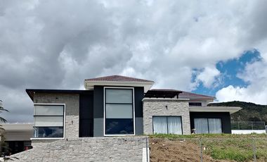 VENDO HERMOSA CASA SECTOR NULTI CHAULLABAMBA