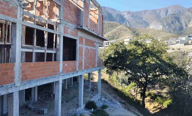 Residencia en venta 5 recámaras Sierra Alta noveno sector Monterrey Sur