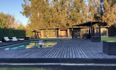 Venta de Parcela, estilo Inglesa Ubicada en Condominio Ladislao, Talagante