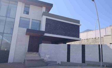 Residencia de lujo en venta 5 recámaras Sierra Alta Décimo Sector Monterrey sur