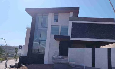 Residencia de lujo en venta 5 recámaras Sierra Alta Décimo Sector Monterrey sur