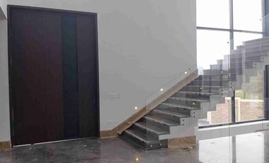 Residencia de lujo en venta 5 recámaras Sierra Alta Décimo Sector Monterrey sur