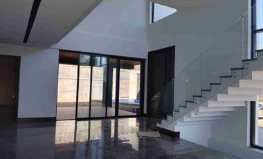 Residencia de lujo en venta 5 recámaras Sierra Alta Décimo Sector Monterrey sur