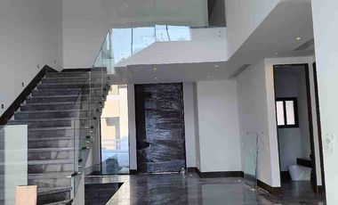 Residencia en venta de lujo 5 recámaras Sierra alta Monterrey sur
