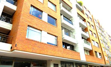 En Conjunto Club House Rodeado de Terraza Privada.