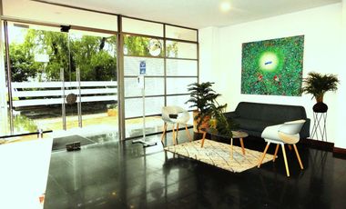 En Conjunto Club House Rodeado de Terraza Privada.