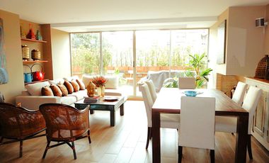 En Conjunto Club House Rodeado de Terraza Privada.