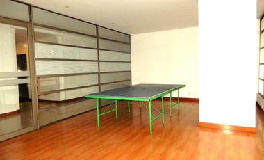 En Conjunto Club House Rodeado de Terraza Privada.