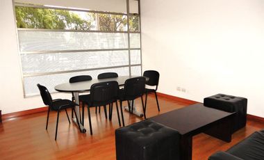 En Conjunto Club House Rodeado de Terraza Privada.