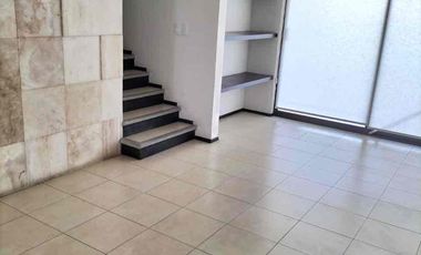 Rento casa en Lomas de Angelópolis en Cascatta.$17,000