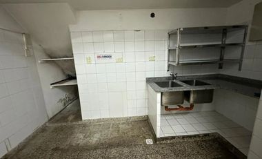 ALQUILER CASA COMERCIAL IDEAL GASTRONOMIA ZONA LOMAS DE MIRADOR