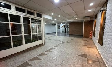 ALQUILER CASA COMERCIAL IDEAL GASTRONOMIA ZONA LOMAS DE MIRADOR