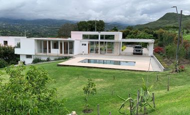 quinta de lujo en venta en Yunguilla sector puente Palacios Lotización privada