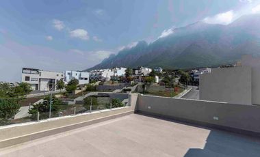 Casa en venta | Frente al parque | Roof Garden + Sótano | Cumbres Elite  Premier Alpes | Monterrey