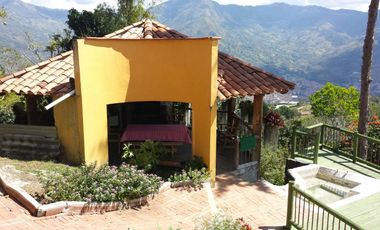 Finca de recreo en Venta VILLA ROCA Copacabana