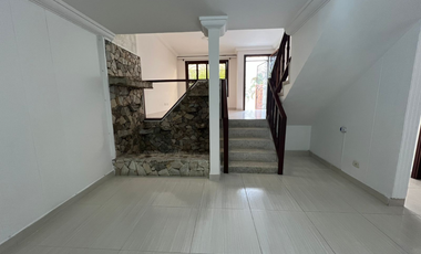 Se vende casa 2 pisos, Barrio el Albergue, Buga-valle