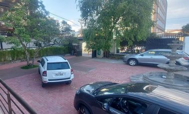 PROPIEDAD COMERCIAL DE VENTA A 100 METROS DE LA AVE REMIGIO CRESPO Y AVE SOLANO, IDEAL PARA PLAZAS COMERCIALES, CLINICAS, ETC.