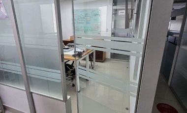 Moderna Oficina 90 m² Chacarilla en Edificio Empresarial