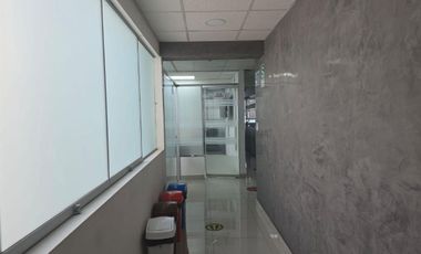 Moderna Oficina 90 m² Chacarilla en Edificio Empresarial