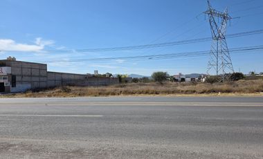 TERRENO COMERCIAL DE 408M2 SOBRE PANAMERICANA EN RENTA, PEDRO ESCOBEDO, Qro.