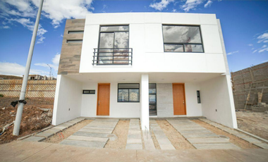 Casa en Venta en Fraccionamiento Pedregal del Bosque, Jalisco.