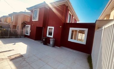 Venta Casa 3 dormitorios 3 baños 2 estacionamientos y Quincho. Quilicura