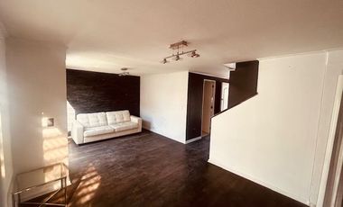 Venta Casa 3 dormitorios 3 baños 2 estacionamientos y Quincho. Quilicura