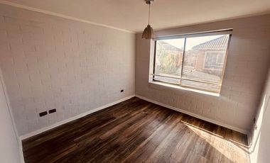 Venta Casa 3 dormitorios 3 baños 2 estacionamientos y Quincho. Quilicura