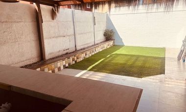 Venta Casa 3 dormitorios 3 baños 2 estacionamientos y Quincho. Quilicura