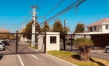 Venta Casa 3 dormitorios 3 baños 2 estacionamientos y Quincho. Quilicura